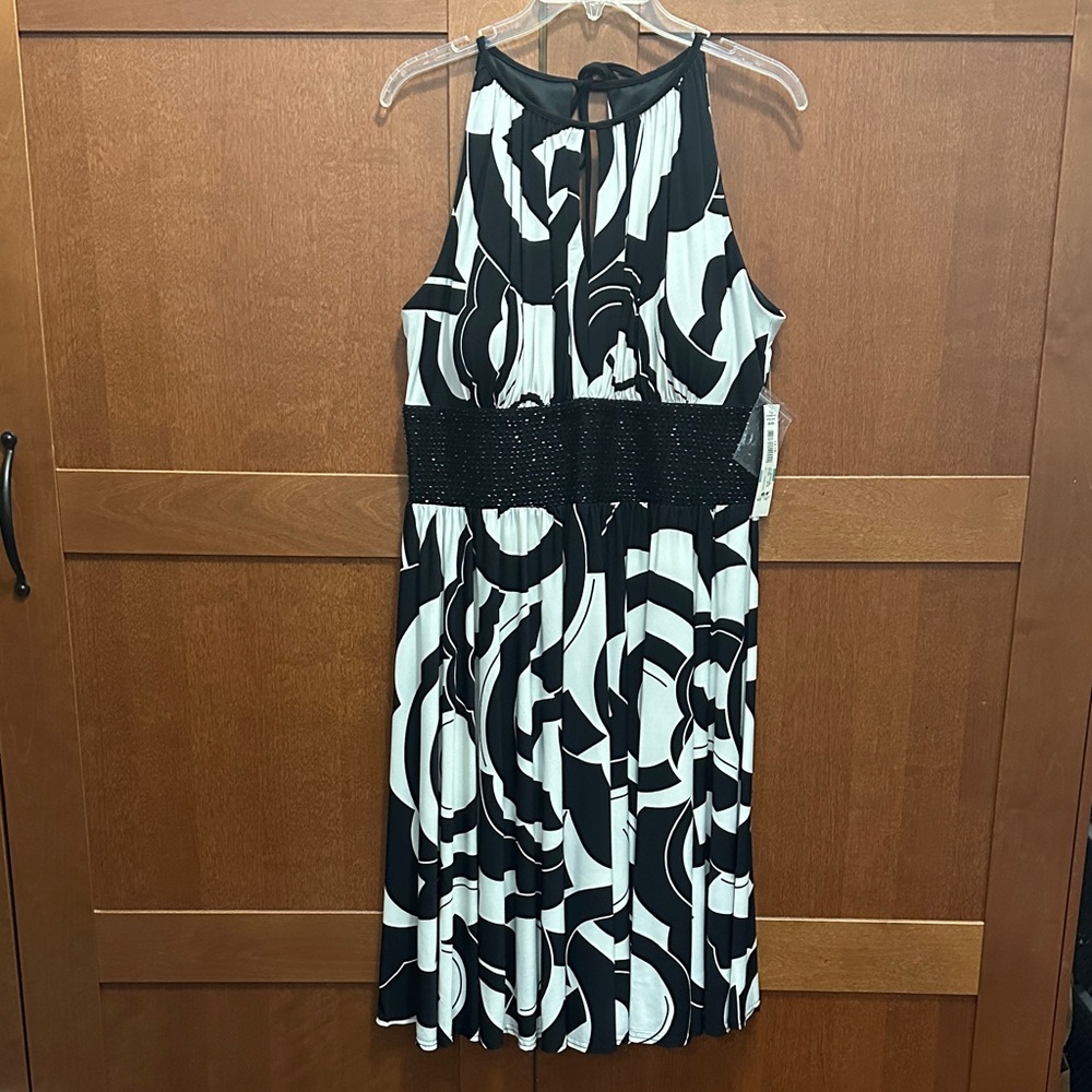 R&M Richards Black and White Midi Dress